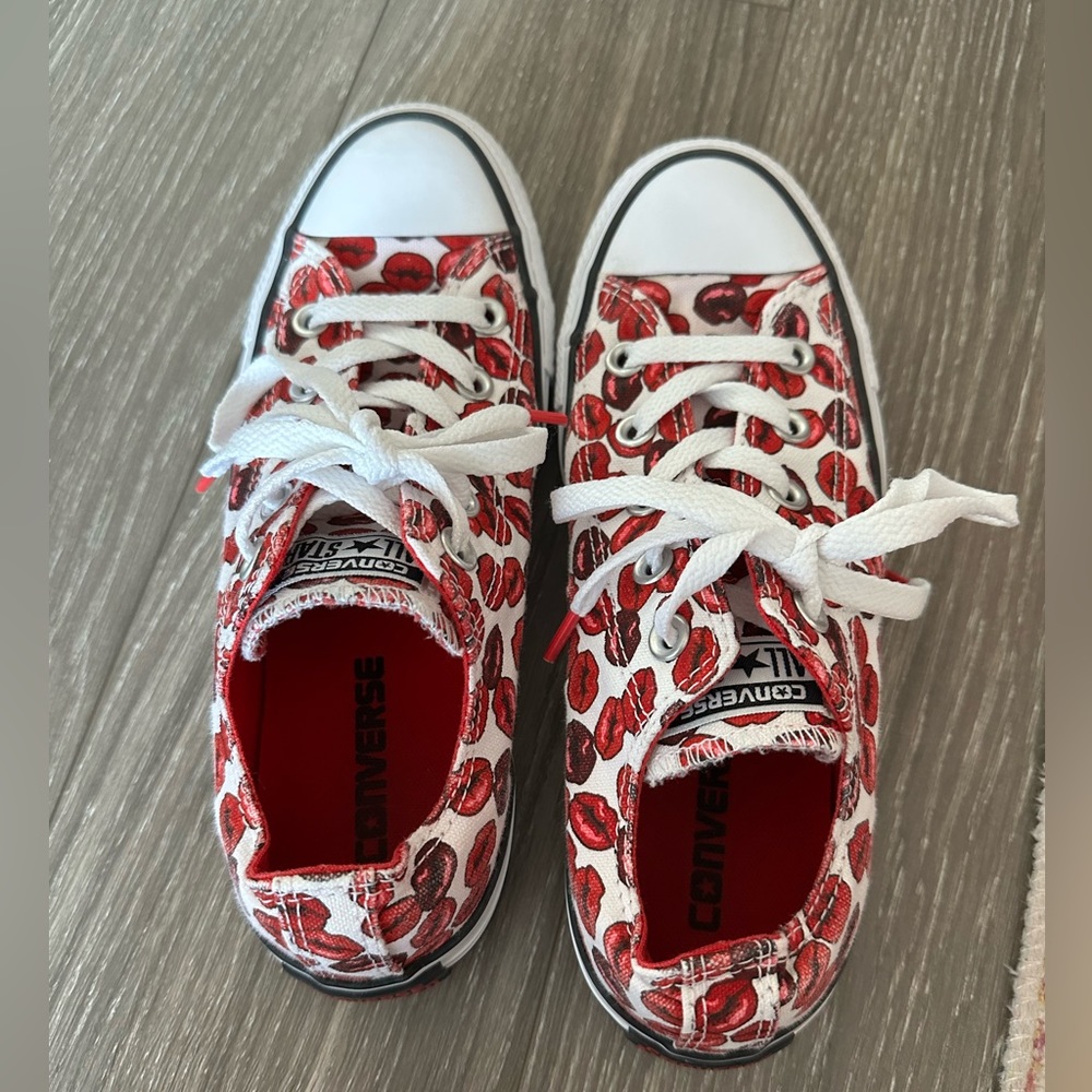 RARE Converse All Stars with lips print. Size 6 - Picture 3 of 10